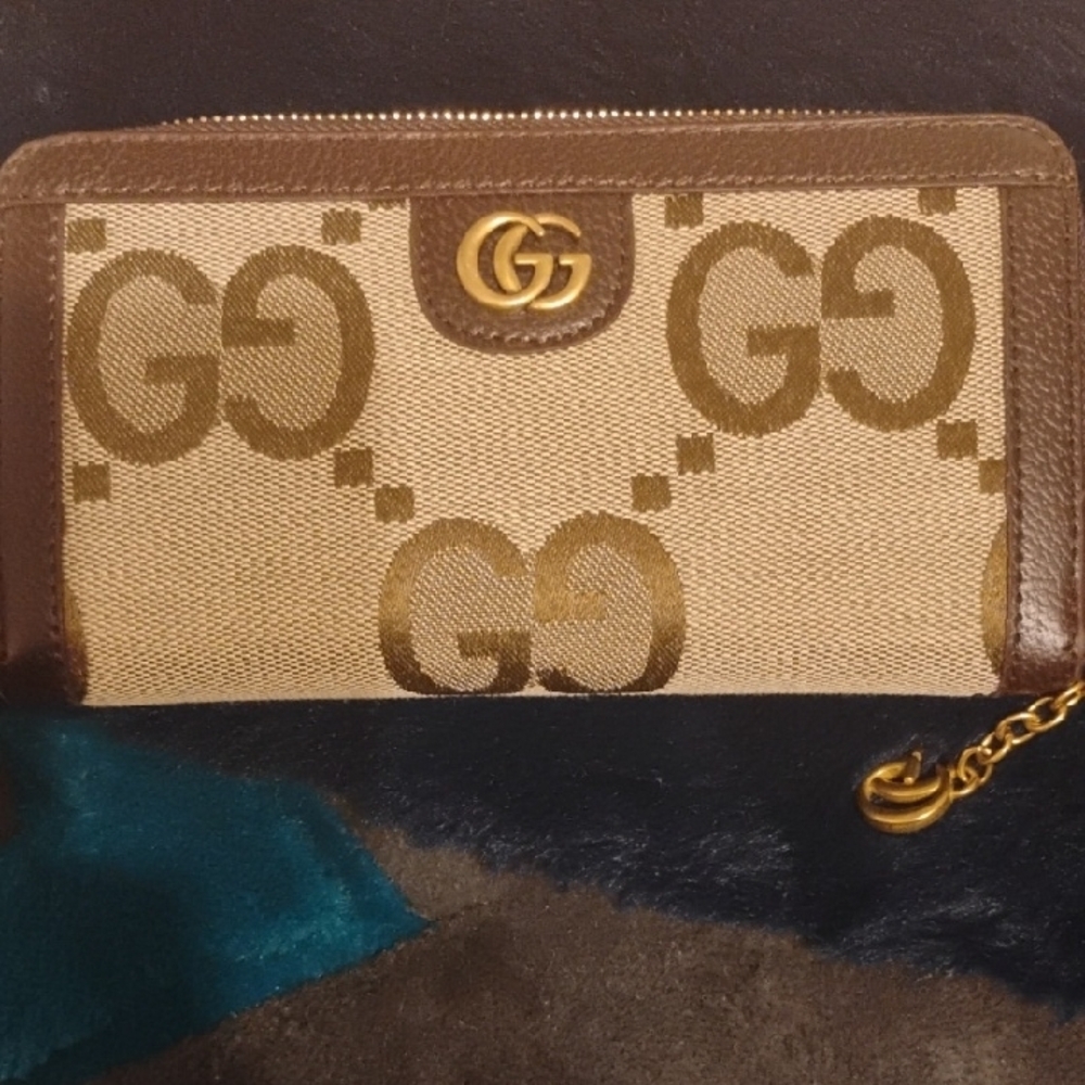 GG Canvas Wallet in Brown and Cream - Picture 2 of 11